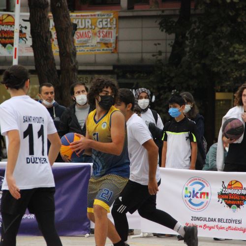 Sokak Basketbolu Turnuvamız Kıran Kırana Devam Ediyor