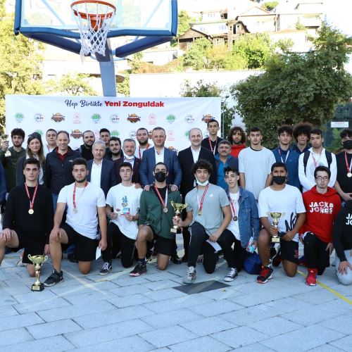 Sokak Basketbolu Turnuvamızın Ödül Töreni Yapıldı