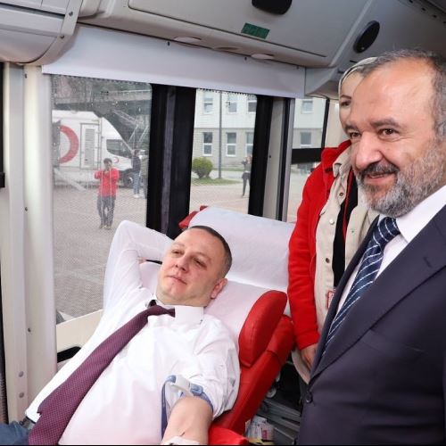 Başkanımız Dr.Ömer Selim ALAN, 'Kampüsün Kanında Hayat Var' Kampanyasına Destek  Verdi