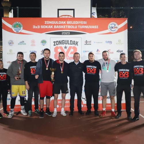 Sokak Basketbolu Turnuvası Ödülleri Sahiplerini Buldu