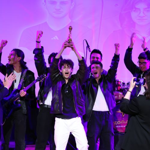 ZONSES Liseler Arası Müzik Yarışmasında Ödüller Sahiplerini Buldu