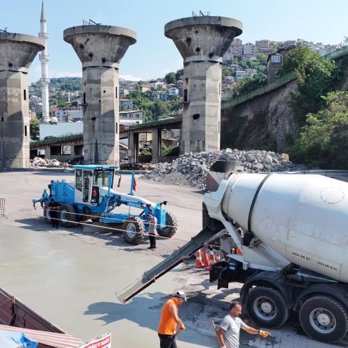 Mahallelerimizde altyapı ve üstyapı problemlerini çözmeye yönelik çalışmalarımız tüm hızıyla devam ediyor.