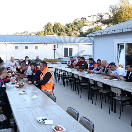 Başkanımız Sn.Tahsin Erdem, Fen İşleri Müdürlüğü Ekibi ile Kahvaltıda Buluştu