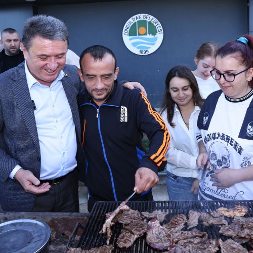 Başkanımız Sn.Tahsin ERDEM, EYM Öğrencilerimiz İle Mangal Partisinde Buluştu