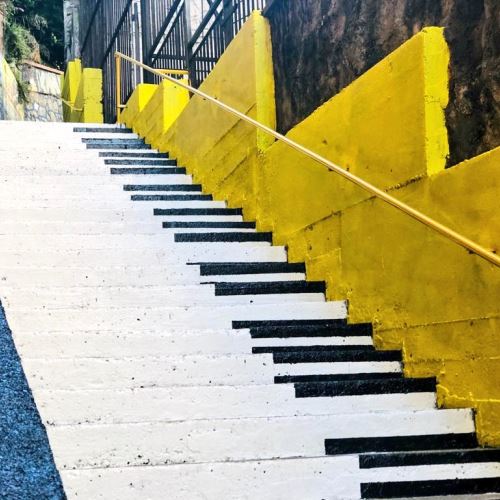 Merdivenlerimizi Sanatla Buluşturuyoruz