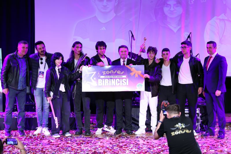 ZONSES Liseler Arası Müzik Yarışmasında Ödüller Sahiplerini Buldu