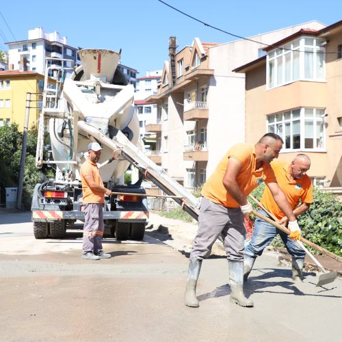 EKİPLERİMİZ ŞEHRİMİZDE ALTYAPI VE ÜSTYAPI ÇALIŞMALARINI SÜRDÜRÜYOR