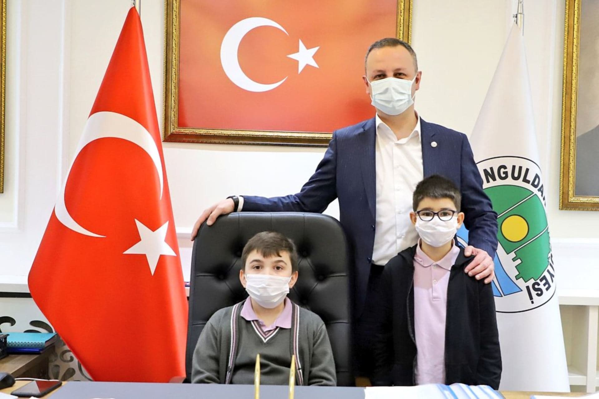 Başkanımız Dr.Ömer Selim ALAN, Makamını Minik Öğrenciye Devretti