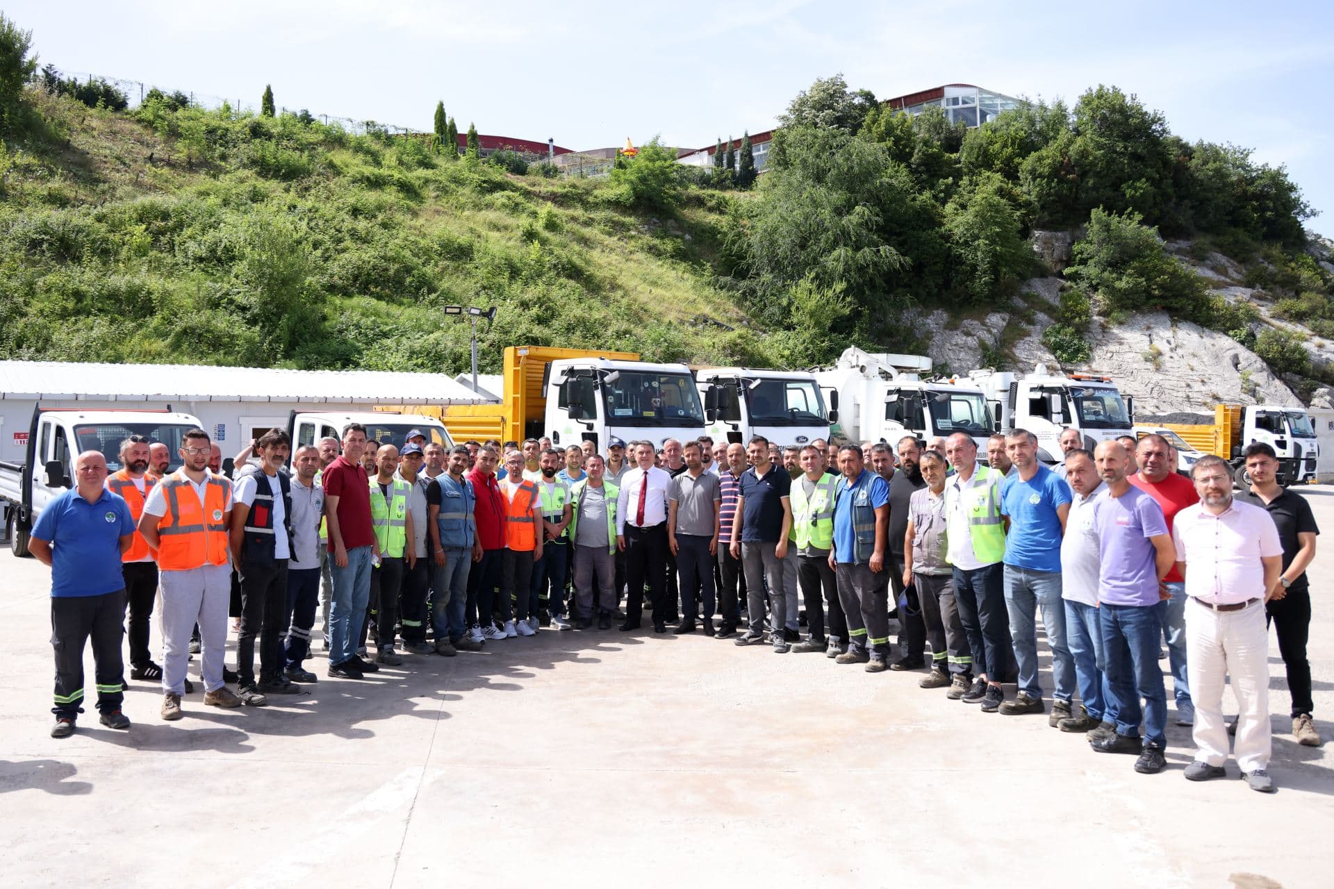 Başkanımız Sn.Tahsin ERDEM Kurban Bayram Öncesi Birimlerimize Ziyaret Gerçekleştirdi