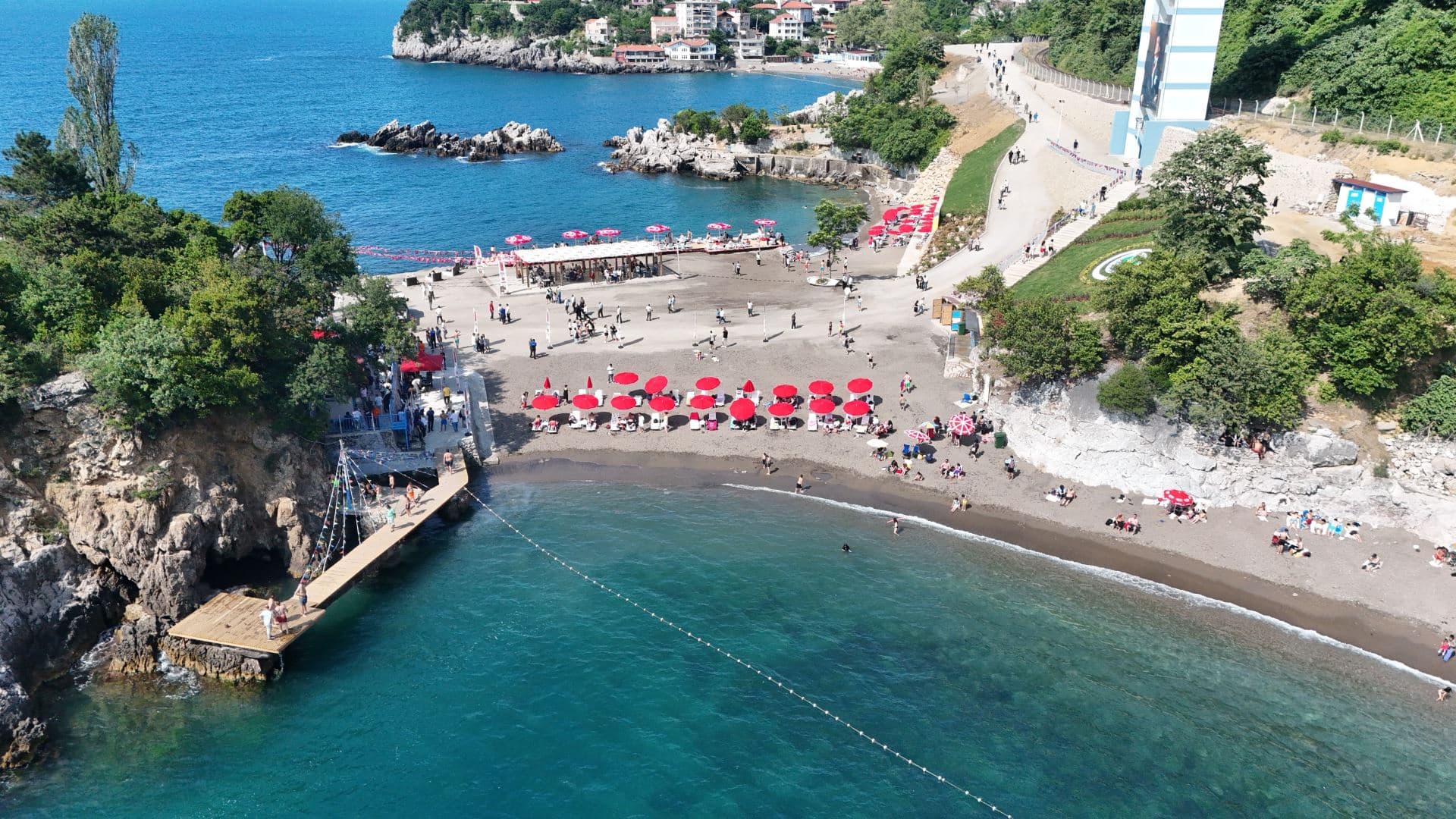 Orta Kapuz ve Tersane Plajları Yenilenen Yüzüyle Hizmete Açıldı