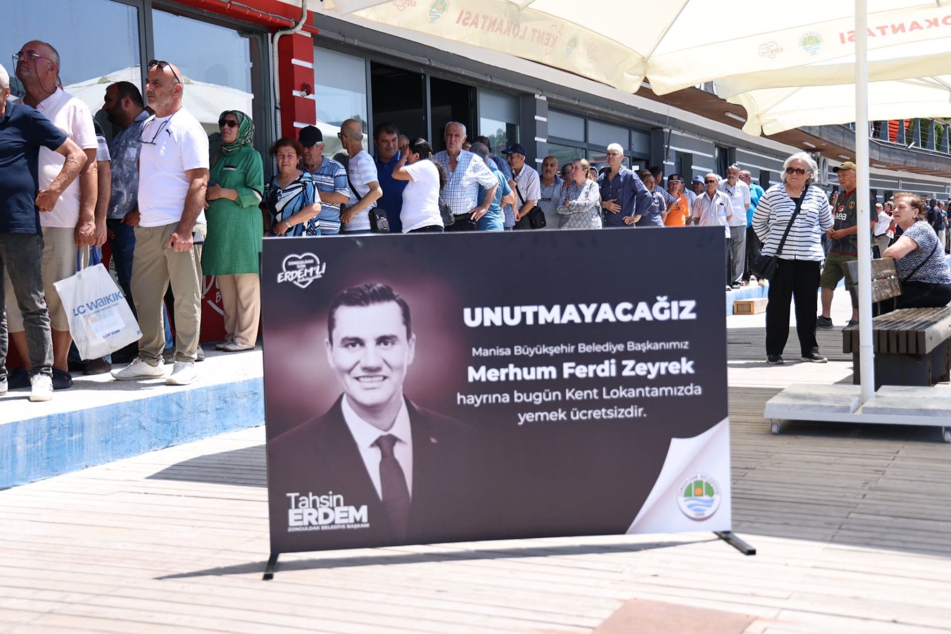 Belediyemizden Merhum Ferdi Zeyrek Anısına Anlamlı İkram