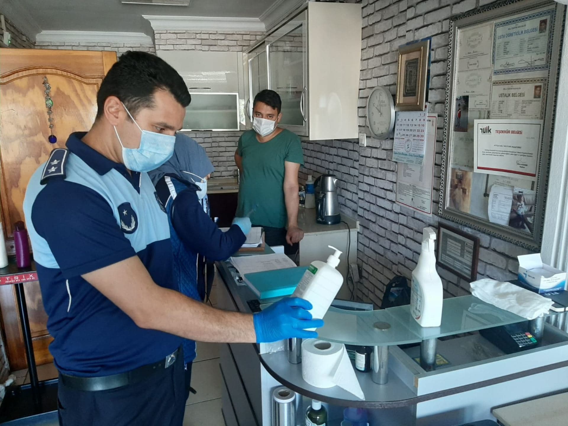 Zabıta Ekiplerimiz Covid-19 Denetimi Gerçekleştirdi